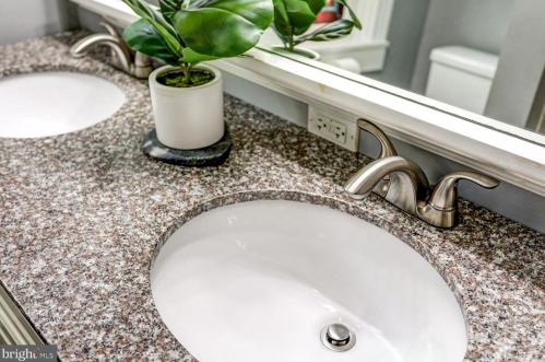 405 King St, Lancaster PA 17602-3004 exterior