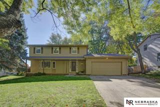 12323 Hickory Rd, Omaha, NE 68144-1433