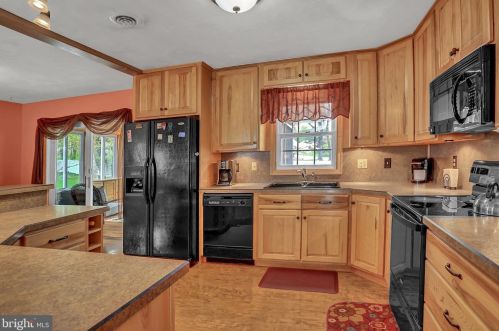 1 Northview Dr, Hanover, PA 17331-4520