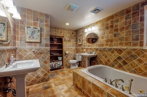 469 Saddle Riv Rd, Upper Saddle River NJ 07458-1774 exterior