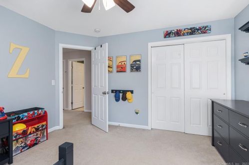 1 Bush Ln, Enfield CT 06082-5230 exterior