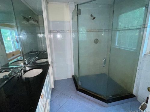 212 Old Ml Rd, Greenwich CT 06830-3342 exterior