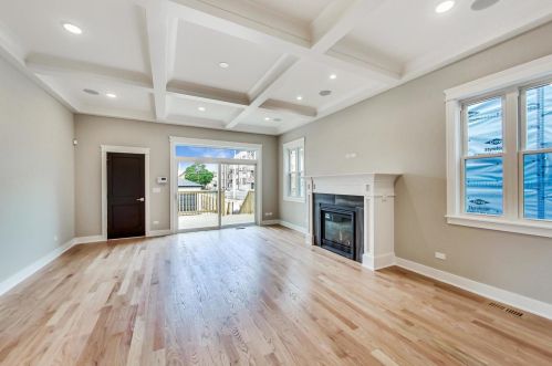 6346 Kenwood Ave, Chicago IL 60619-1427 exterior