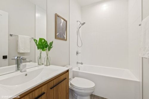 715 48th St, Chicago IL 60609-1803 exterior