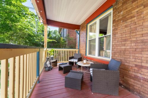 27 Emily St, Pittsburgh, PA 15205-3003