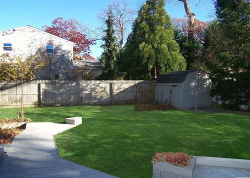 406 Throop St, Babylon NY 11704-3406 exterior