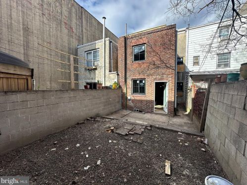 1633 9th St, Philadelphia PA  19122-0028 exterior