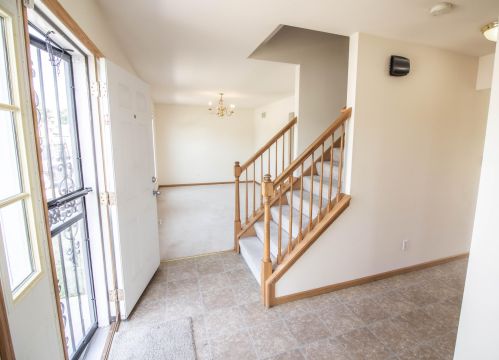 9286 Burbank Ave, Milwaukee WI 53224-1317 exterior