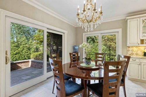 32 Lenox Ave, Demarest NJ 07627-2112 exterior