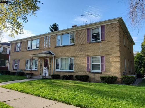 8215 Center St, Milwaukee, WI 53222-4860