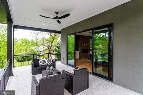 1520 Brookhaven Dr, Mc Lean VA  22101-4127 exterior