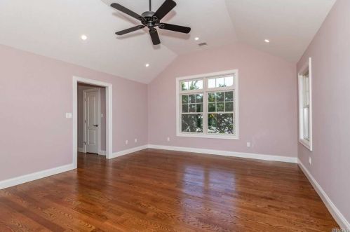 111 Woodlawn Ave, Valley Stream NY exterior