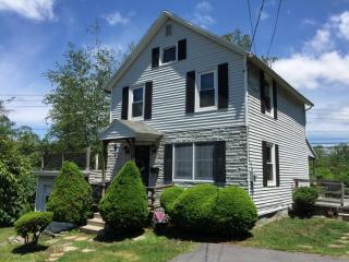 3 Snook St, Scranton, PA 18505-2810
