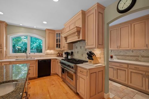 13592 Royal Glen Dr, Saint Louis MO 63131-1029 exterior