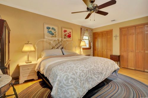 6 Cason Dr, Commack NY 11725-1909 exterior