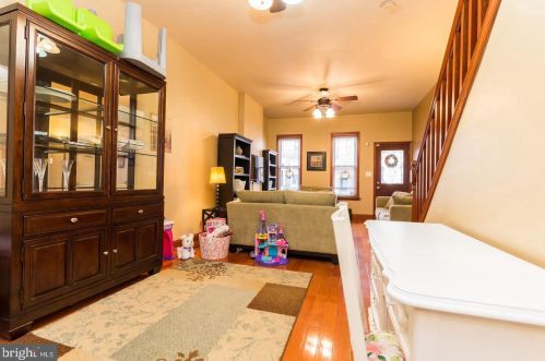 818 Belgrade St, Philadelphia PA  19125-3513 exterior