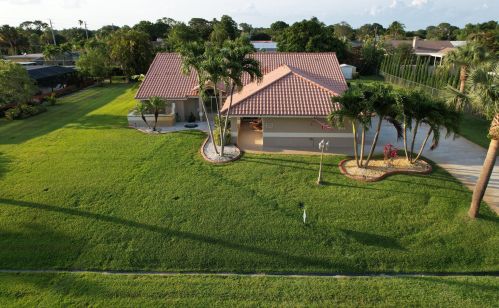 1715 Dominic Ave, Fort Pierce FL 34952-5816 exterior