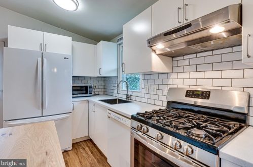 6522 Byrnes Dr, Mc Lean VA  22101-5226 exterior