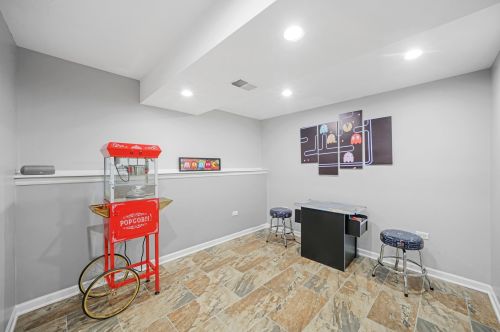 6729 64th Pl, Chicago IL  60638-4837 exterior