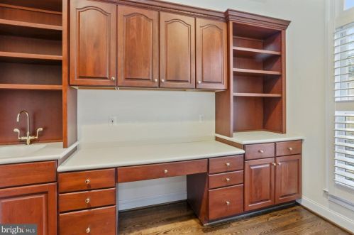 5802 Bent Twig Rd, Mc Lean VA 22101-1806 exterior