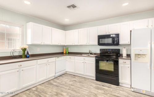 3820 Bethany Home Rd, Phoenix AZ 85015-2507 exterior