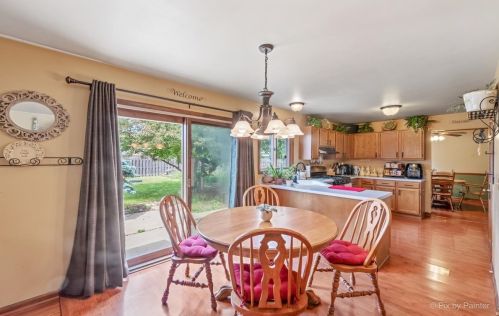 758 Weston Dr, Bull Valley IL 60014-8581 exterior