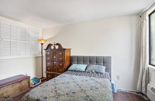 684 Irvington Ave, Maplewood NJ 07040-1623 exterior