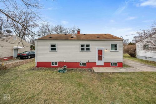 2613 Lewis Ave, Waukegan IL 60087-2210 exterior