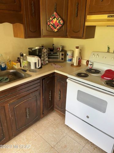 5040 Camino Esplendora, Tucson AZ 85718-4508 exterior