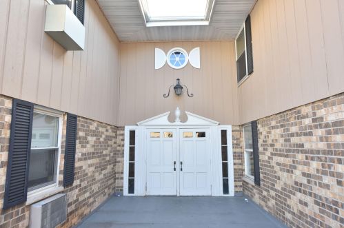 5650 Wahner Ave, Milwaukee, WI 53222-2947