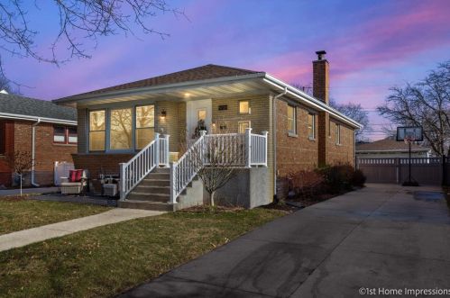 9215 Ridgeway Ave, Chicago, IL 60805-1424