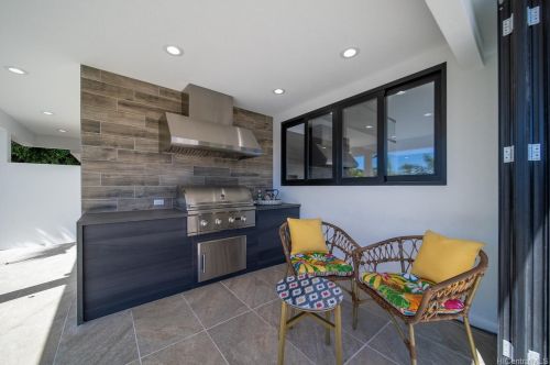 745 Hunakai St, Honolulu HI  96816-4942 exterior