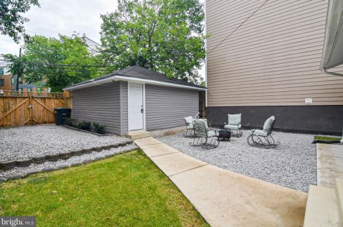 2911 17th St, Washington DC  20018-1825 exterior