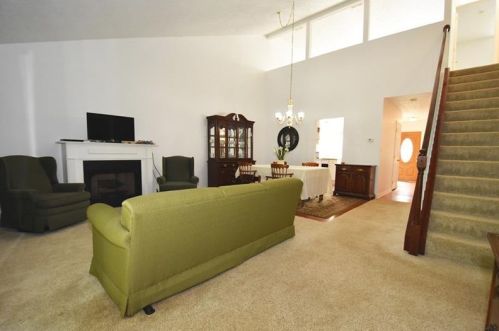 106 Parkview Dr, Pittsburgh PA  15236-4588 exterior