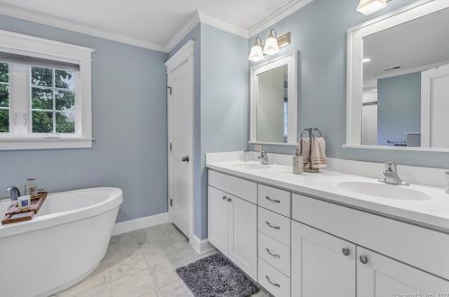 2 Scribner Ave, Norwalk CT 06854-2538 exterior