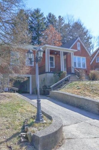 107 Dauntless Dr, Pittsburgh, PA 15235-3032