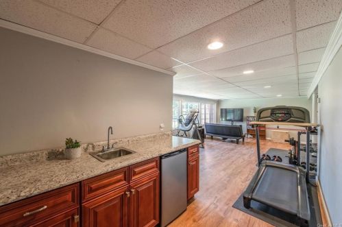 19 Mnr Dr, Poughkeepsie NY 12603-3712 exterior