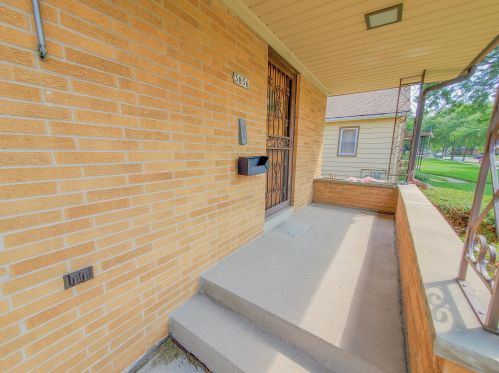 3856 69th St, Milwaukee, WI 53216-2014