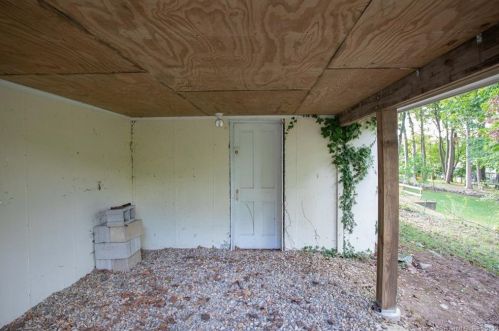 12 Linda Ave, Uncasville CT 06382-1723 exterior