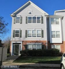 671 Constellation Sq, Leesburg VA  20175-4076 exterior
