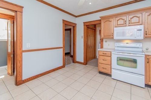 201 Longmeadow St, Springfield MA 01106-1337 exterior