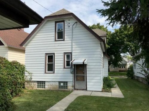 1607 56th St, Milwaukee WI  53214-5256 exterior