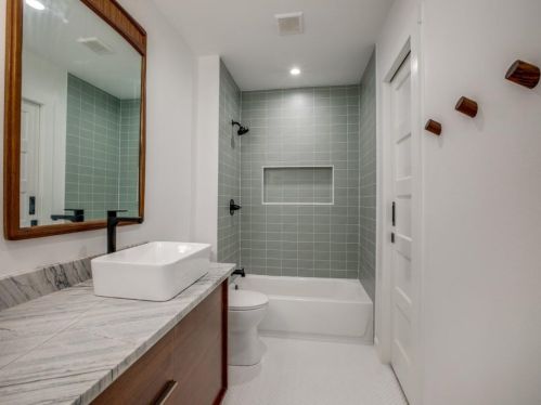 570 Hambrick Rd, Dallas TX  75218-1745 exterior