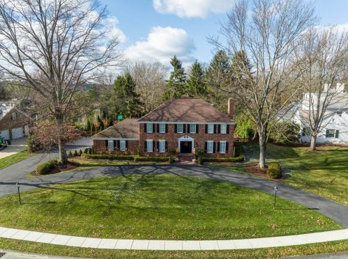 2034 Hycroft Dr, Pittsburgh, PA 15241-2249