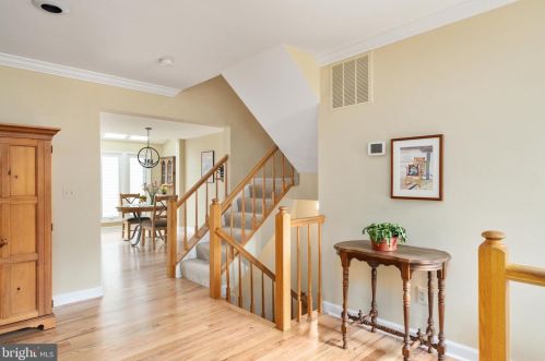 6133 Joust Ln, Alexandria VA 22315-4809 exterior