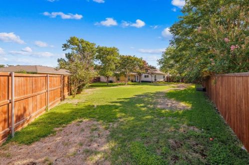 10137 Fieldfare Ct, Dallas TX 75229-6220 exterior