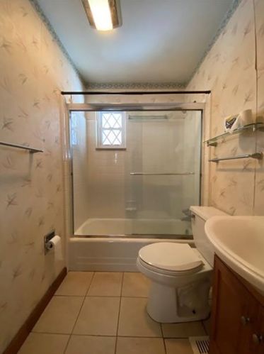 643 Lougeay Rd, Pittsburgh PA 15235-4507 exterior