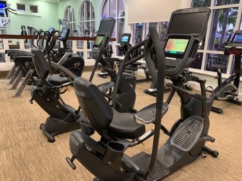 8048 Desmond Dr, Boynton Beach FL 33472-5013 exterior