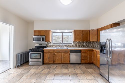 2543 Lotus Ave, Chicago IL 60641-3224 exterior