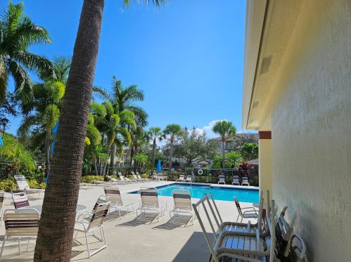 2125 Glen Ridge Dr, Fort Pierce FL  34952-8023 exterior